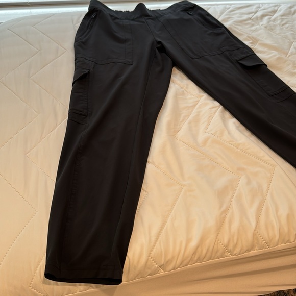 Athleta Chelsea Cargo, size 10 worn a few times . Excellent like new condition. - Picture 5 of 10